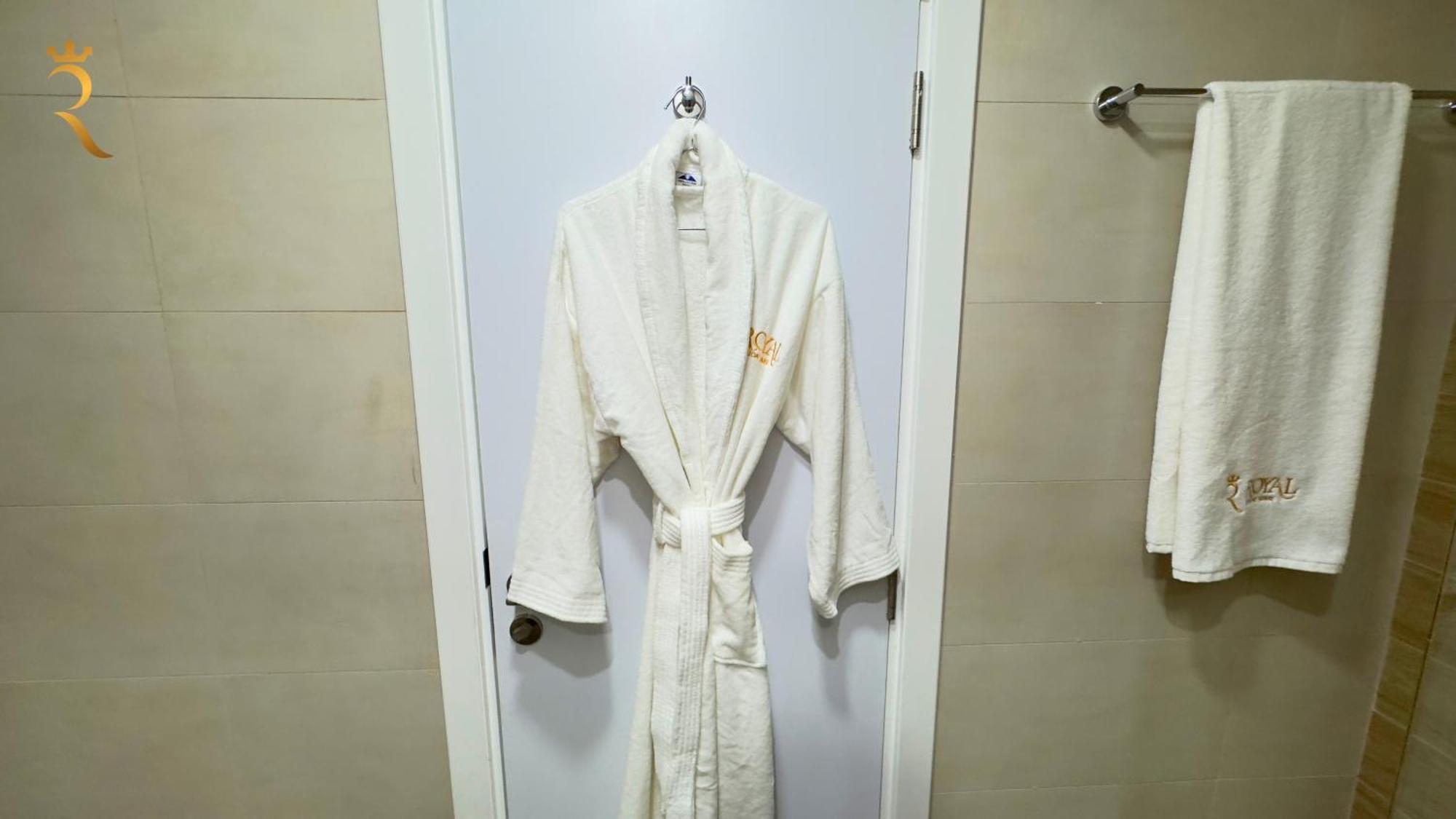 Oasis Grove Stylish 2br Retreat In Masdar Abu Dhabi